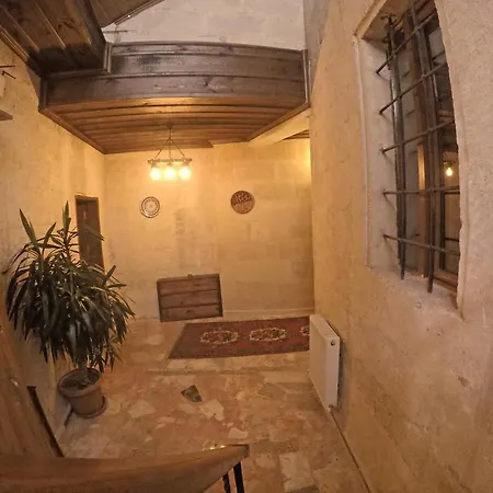 Larissa Cave 2*
