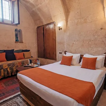 Larissa Cave Hotel 2*