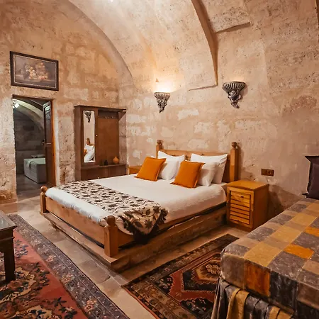 Hotel Larissa Cave