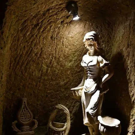 Larissa Cave