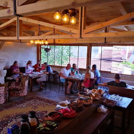 Hotel Larissa Cave 2*