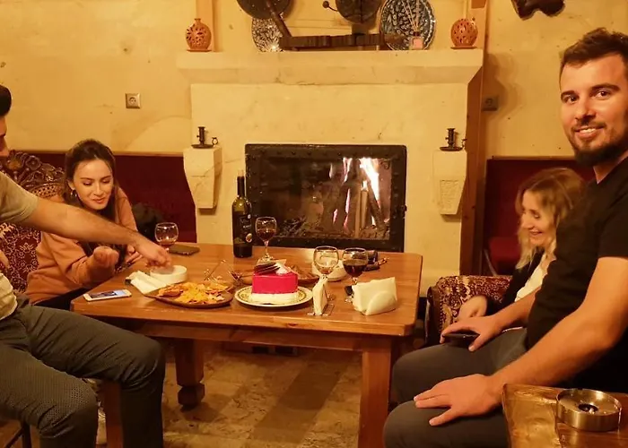 Larissa Cave 2* נבשהיר