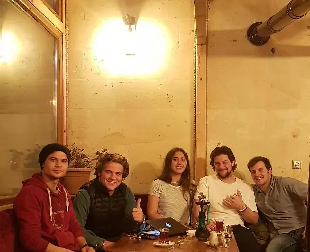 Larissa Cave 2* נבשהיר