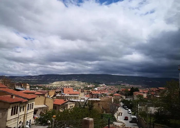 Larissa Cave 2* נבשהיר