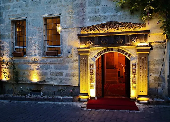 Larissa Cave فندق