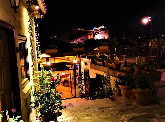 מלון Larissa Cave