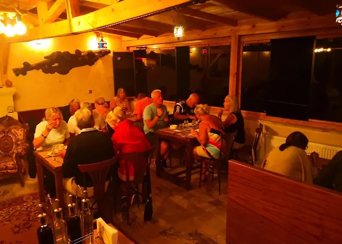 Larissa Cave Hotel 2*