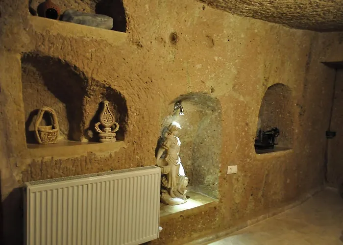 Larissa Cave מלון 2*