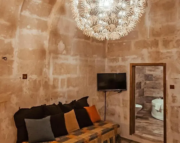 Larissa Cave فندق 2*