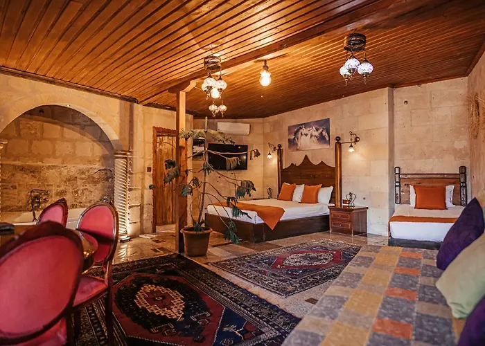 Larissa Cave فندق نفسهير